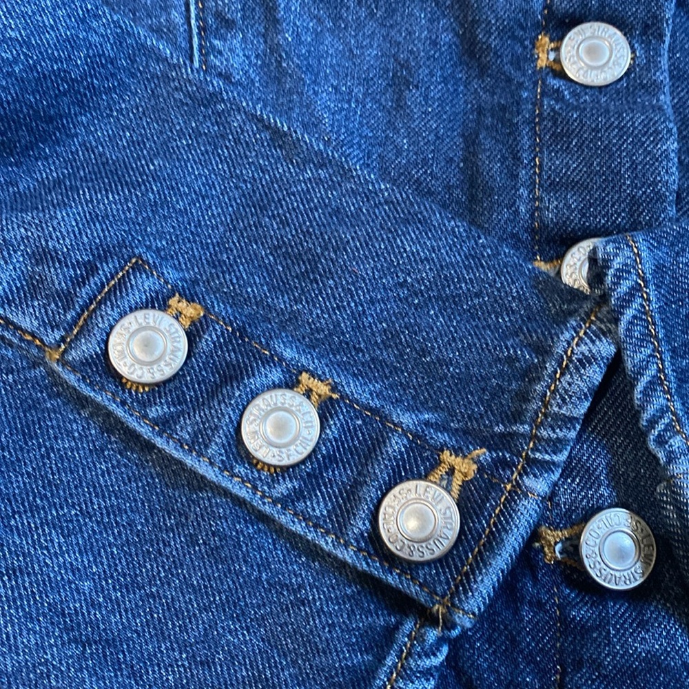 Levi’s Denim Long Sleeve Button-Up Top - Picture 15 of 17